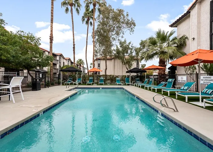 Apartment Luxury Retreat Pool Gym Wifi *
