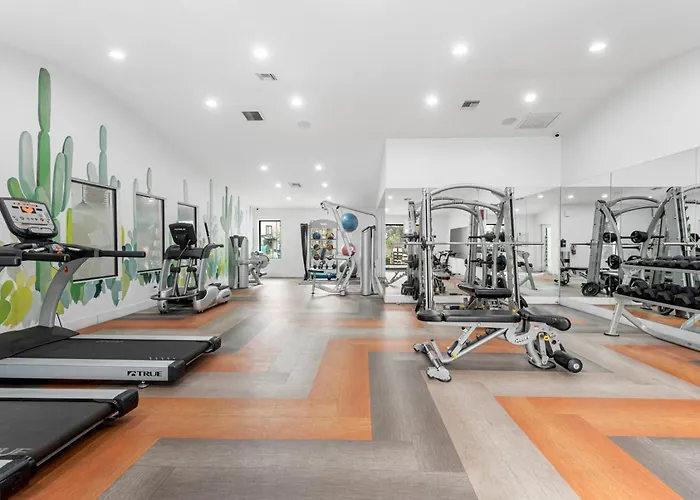 Luxury Retreat Pool Gym Wifi Tempe